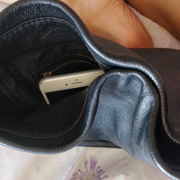 Marc by Marc Jacobs Blk Too Hot to Handle Hobo Bag - Picture 12 of 16